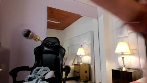 Ginebra Ness online show from 12-16-24, 01:22