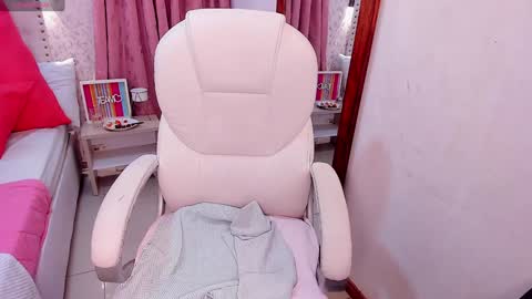 Ginebra Ness online show from 12-24-24, 05:16