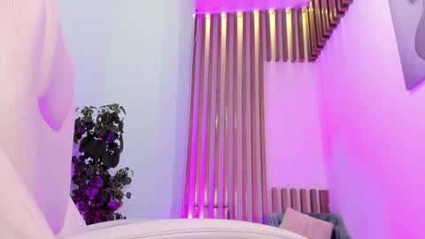 Ginebra online show from 12-13-24, 06:38