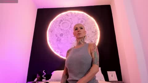 Ginebra online show from 03-07-25, 02:23