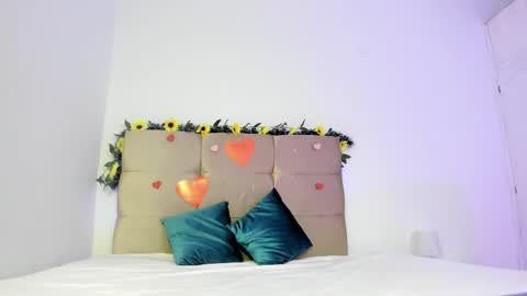 Snapshot of ginelawest chatting on 02-25-25, 12:25 Gine online show from 02-25-25, 12:25