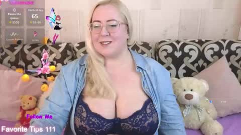 Snapshot of ginesia chatting on 10-17-25, 01:03 ginesia online show from 10-17-25, 01:03