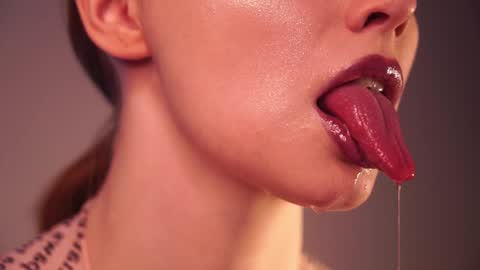 Snapshot of ginger_hugs chatting on 12-15-24, 01:13        im expecting 350 thumbs up on my altar   online show from 12-15-24, 01:13