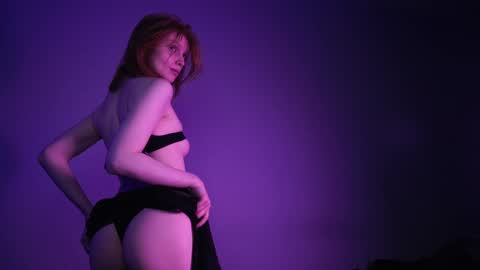 Snapshot of ginger_hugs chatting on 12-18-24, 01:15        im expecting 350 thumbs up on my altar   online show from 12-18-24, 01:15