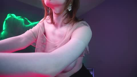 Snapshot of ginger_hugs chatting on 12-20-24, 04:20        im expecting 350 thumbs up on my altar   online show from 12-20-24, 04:20