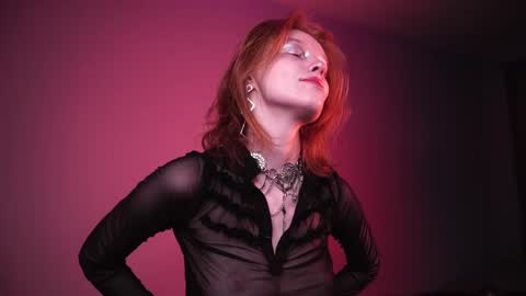 Snapshot of ginger_hugs chatting on 12-27-24, 10:05        im expecting 350 thumbs up on my altar   online show from 12-27-24, 10:05