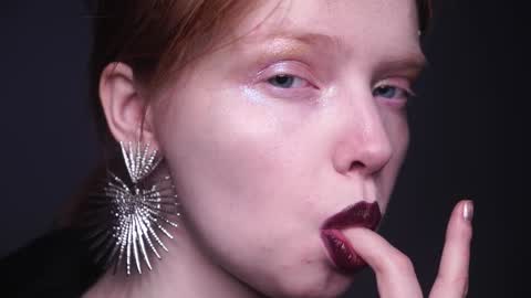 Snapshot of ginger_hugs chatting on 12-28-24, 10:13        im expecting 350 thumbs up on my altar   online show from 12-28-24, 10:13