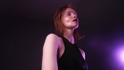 Snapshot of ginger_hugs chatting on 12-29-24, 01:24        im expecting 350 thumbs up on my altar   online show from 12-29-24, 01:24