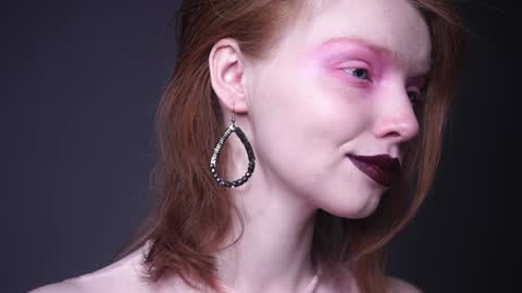 Snapshot of ginger_hugs chatting on 01-02-25, 10:01        im expecting 350 thumbs up on my altar   online show from 01-02-25, 10:01