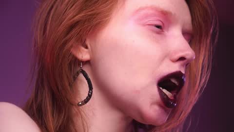 Snapshot of ginger_hugs chatting on 01-03-25, 01:05        im expecting 350 thumbs up on my altar   online show from 01-03-25, 01:05