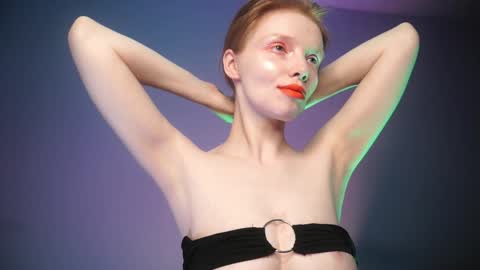 Snapshot of ginger_hugs chatting on 01-09-25, 01:08        im expecting 350 thumbs up on my altar   online show from 01-09-25, 01:08