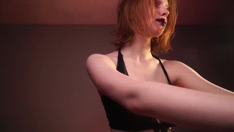 Snapshot of ginger_hugs chatting on 02-18-25, 04:26        im expecting 350 thumbs up on my altar   online show from 02-18-25, 04:26