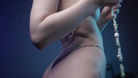 Snapshot of ginger_hugs chatting on 02-24-25, 01:13        im expecting 350 thumbs up on my altar   online show from 02-24-25, 01:13