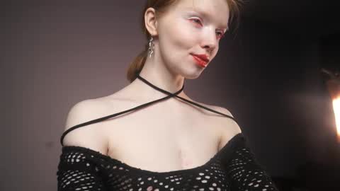 Snapshot of ginger_hugs chatting on 03-11-25, 10:09        im expecting 350 thumbs up on my altar   online show from 03-11-25, 10:09