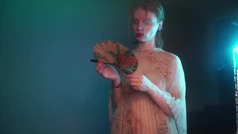 Snapshot of ginger_hugs chatting on 09-19-25, 10:10        im expecting 350 thumbs up on my altar   online show from 09-19-25, 10:10