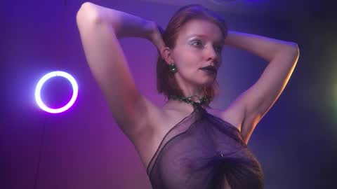 Snapshot of ginger_hugs chatting on 09-24-25, 10:13        im expecting 350 thumbs up on my altar   online show from 09-24-25, 10:13