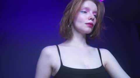 Snapshot of ginger_hugs chatting on 09-27-25, 10:15        im expecting 350 thumbs up on my altar   online show from 09-27-25, 10:15