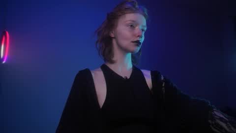 Snapshot of ginger_hugs chatting on 10-08-25, 10:07        im expecting 350 thumbs up on my altar   online show from 10-08-25, 10:07