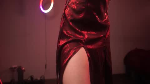 Snapshot of ginger_hugs chatting on 10-13-25, 10:32        im expecting 350 thumbs up on my altar   online show from 10-13-25, 10:32