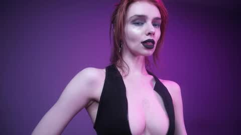 Snapshot of ginger_hugs chatting on 05-12-26, 10:18 im expecting 350 thumbs up on my altar online show from 05-12-26, 10:18