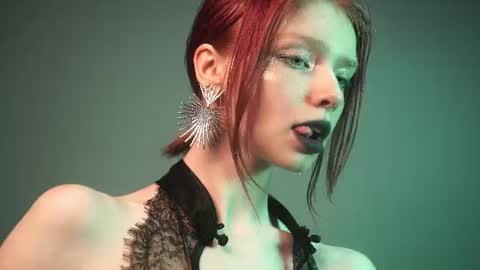 Snapshot of ginger_hugs chatting on 06-11-26, 10:08 im expecting 350 thumbs up on my altar online show from 06-11-26, 10:08