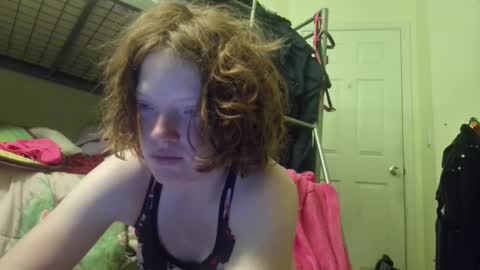 ginger_unicorn21 online show from 02-25-25, 04:03