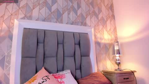 Snapshot of ginger_violetta chatting on 01-02-25, 10:44 Ginger online show from 01-02-25, 10:44