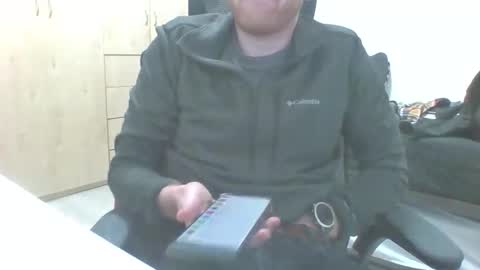 Snapshot of ginger_xxx chatting on 12-14-25, 08:24 mike online show from 12-14-25, 08:24