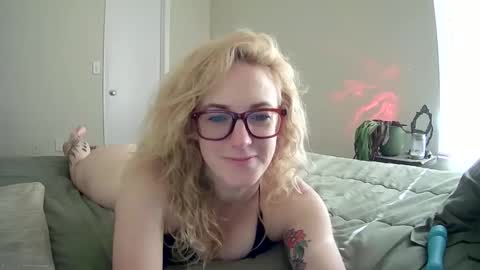 Snapshot of gingergrand chatting on 09-19-25, 09:48 GingerGrand online show from 09-19-25, 09:48