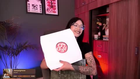 Snapshot of ginnaaaa_ chatting on 12-03-25, 03:25 Ginnaa online show from 12-03-25, 03:25