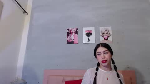 ginnifer_goodwin online show from 10-18-25, 12:17