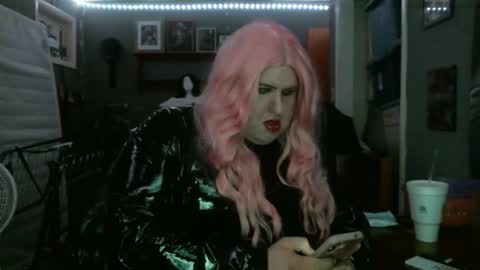 Snapshot of ginny_dominatrix chatting on 12-04-25, 02:10 ginny ray online show from 12-04-25, 02:10