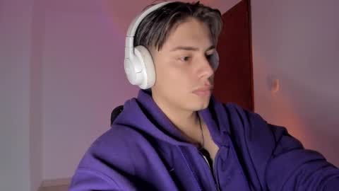 Snapshot of gio_russo chatting on 01-05-26, 09:51 GioRusso online show from 01-05-26, 09:51