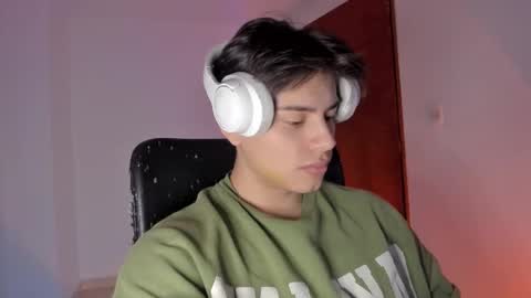 Snapshot of gio_russo chatting on 01-13-26, 02:11 GioRusso online show from 01-13-26, 02:11