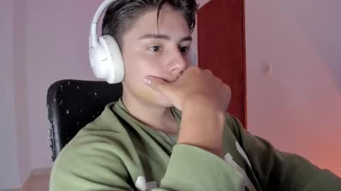 Snapshot of gio_russo chatting on 01-14-26, 05:07 GioRusso online show from 01-14-26, 05:07