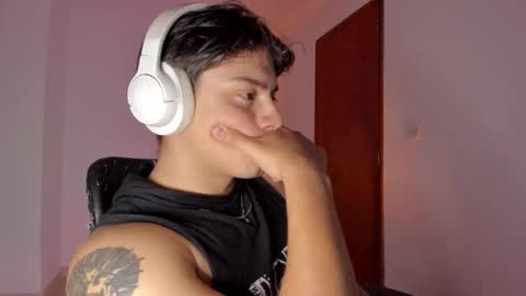 Snapshot of gio_russo chatting on 02-05-26, 10:36 GioRusso online show from 02-05-26, 10:36