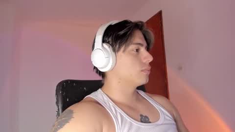 Snapshot of gio_russo chatting on 03-06-26, 04:03 GioRusso online show from 03-06-26, 04:03