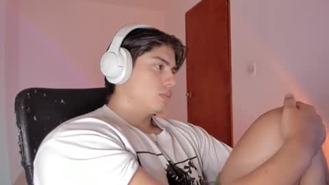 Snapshot of gio_russo chatting on 03-12-26, 05:41 GioRusso online show from 03-12-26, 05:41