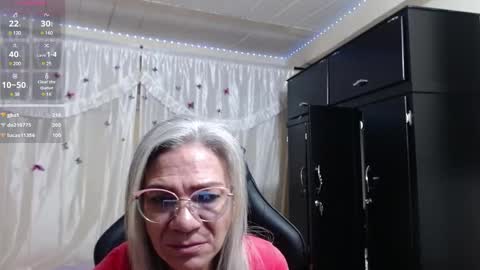 Snapshot of giorgia_xue53 chatting on 03-09-25, 09:57 Mary online show from 03-09-25, 09:57