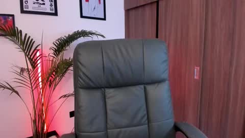 Gigi o Giorgi  online show from 10-13-25, 11:38