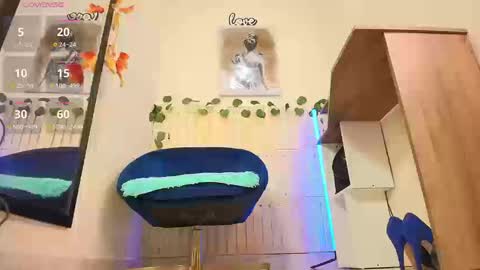 Snapshot of giorgina_mtz chatting on 09-20-25, 01:56 Georgina Martinez online show from 09-20-25, 01:56