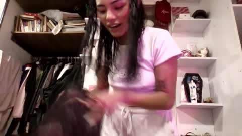 Snapshot of giovanna_oliveria chatting on 12-18-25, 01:44 giovanna_oliveria online show from 12-18-25, 01:44