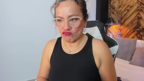 Snapshot of gipsela_gomez chatting on 03-26-26, 06:13 G I S E P L A online show from 03-26-26, 06:13