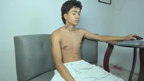 Snapshot of giraldo_giraldo chatting on 11-10-25, 07:29 Giraldo online show from 11-10-25, 07:29