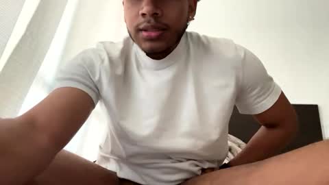 Snapshot of giraldosan320 chatting on 11-14-25, 12:04 giraldosan320 online show from 11-14-25, 12:04