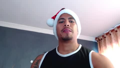 Snapshot of girge23 chatting on 12-20-24, 02:38 piggy boy online show from 12-20-24, 02:38