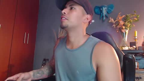 Snapshot of girge23 chatting on 01-13-25, 01:13 piggy boy online show from 01-13-25, 01:13