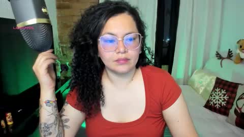 girl_inline online show from 12-16-25, 01:21