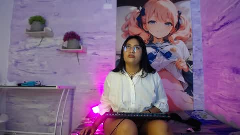 Snapshot of girl_scarlett_ chatting on 05-21-26, 12:12 Scarlett online show from 05-21-26, 12:12