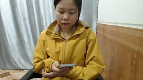 Snapshot of girlbaee chatting on 10-23-25, 01:38 Babe online show from 10-23-25, 01:38